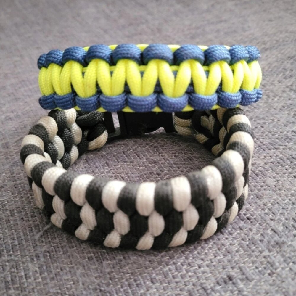 NWOT 💙💛 2 Paracord Bracelets Clip Shut 🖤🩶 Handmade, Blue/Yellow & Black/Gray